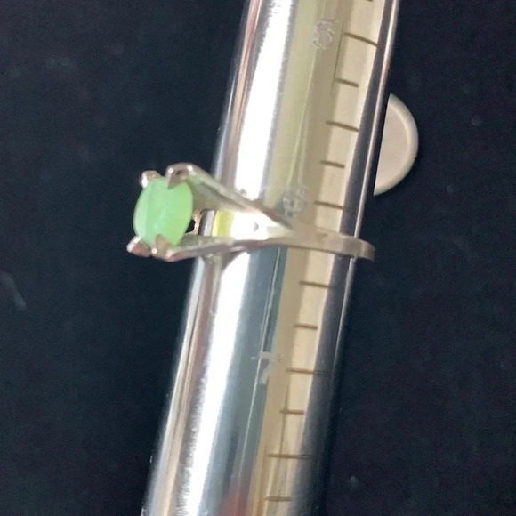 Sterling silver and Jade ring size 6.25 - Picture 5 of 5